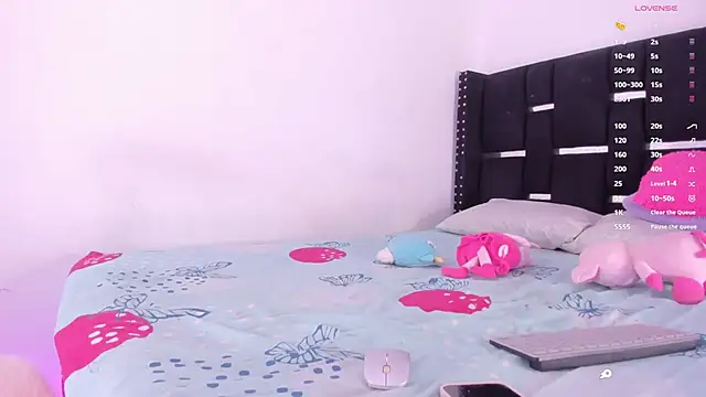 Snapshot of DAYANNAVELEZ chatting on 02-24-26, 10:54 DAYANNAVELEZ online show from 02-24-26, 10:54