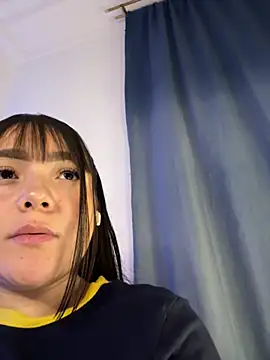 Snapshot of _amelie- chatting on 11-25-25, 11:48 amelie- online show from 11-25-25, 11:48