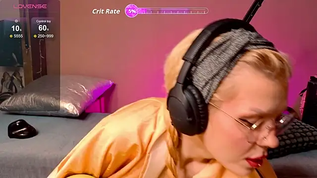 Snapshot of tacodeluxxxe chatting on 11-23-25, 11:04 tacodeluxxxe online show from 11-23-25, 11:04