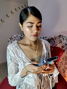 ValeNiitaLuv online show from 05-17-26, 10:04