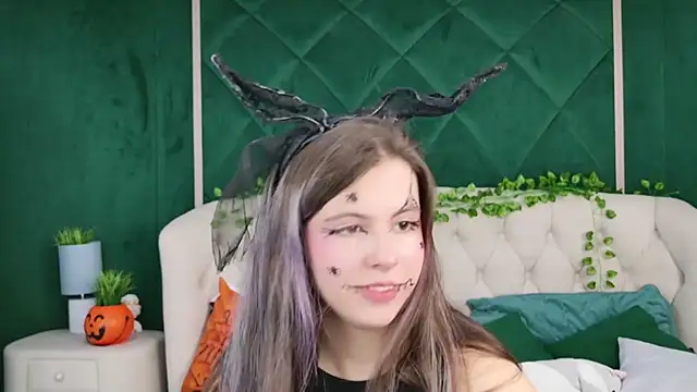 Akira Halls online show from 10-31-25, 09:43