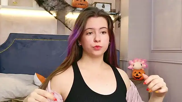 Akira Halls online show from 10-23-25, 07:18