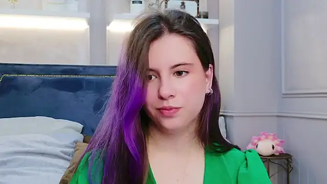 Akira Halls online show from 11-06-25, 08:57