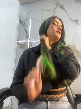 IsaDiiaz online show from 04-19-26, 05:08