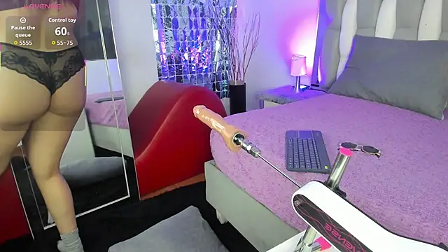 IsaDiiaz online show from 10-01-25, 04:39