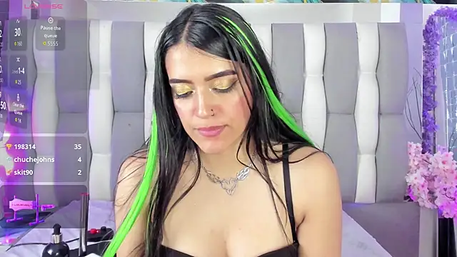 IsaDiiaz online show from 04-19-26, 05:14