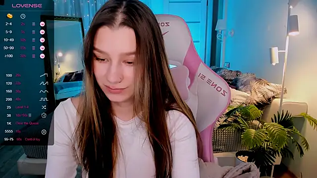 LinaBlossom  online show from 05-13-26, 08:32