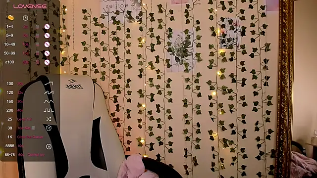 LinaBlossom  online show from 02-05-26, 08:21