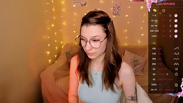 Snapshot of LinaBlossom_ chatting on 09-28-25, 02:29 LinaBlossom online show from 09-28-25, 02:29