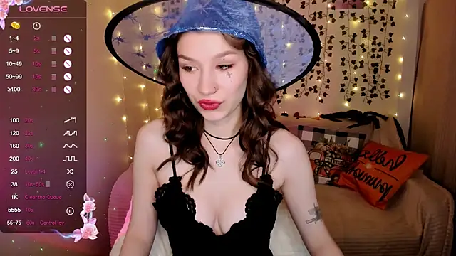 LinaBlossom  online show from 10-29-25, 09:41