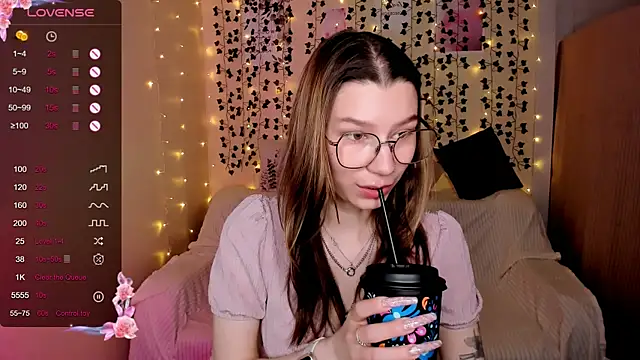 LinaBlossom  online show from 11-25-25, 08:36