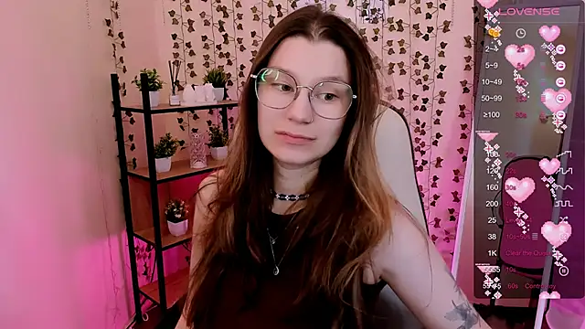 Snapshot of LinaBlossom_ chatting on 06-30-26, 03:28 LinaBlossom online show from 06-30-26, 03:28