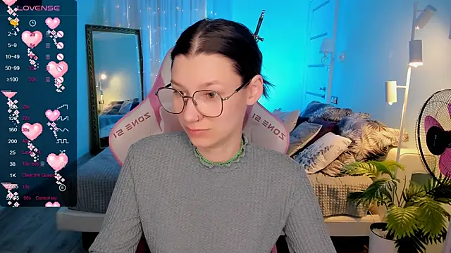 LinaBlossom  online show from 05-02-26, 03:34