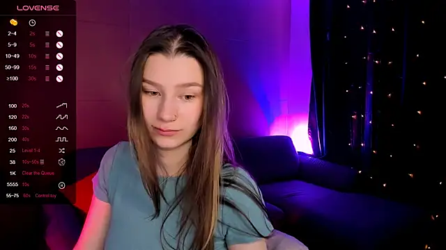 LinaBlossom  online show from 05-10-26, 06:06