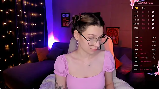 Snapshot of LinaBlossom_ chatting on 10-07-25, 02:45 LinaBlossom online show from 10-07-25, 02:45