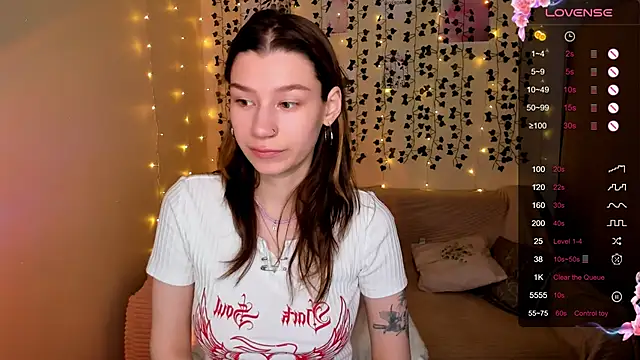 LinaBlossom  online show from 11-06-25, 08:51