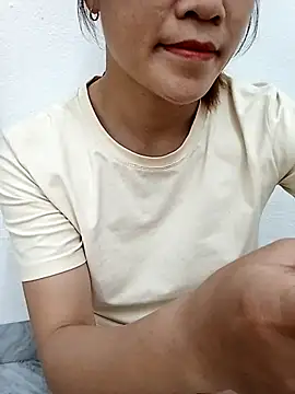 Snapshot of Norah-h chatting on 10-12-25, 02:18 Norah-h online show from 10-12-25, 02:18