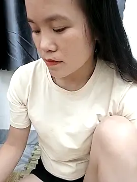 Snapshot of Norah-h chatting on 11-08-25, 01:47 Norah-h online show from 11-08-25, 01:47