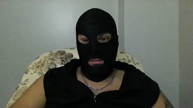 Snapshot of izlebeni_ chatting on 09-25-25, 12:05 izlebeni online show from 09-25-25, 12:05