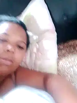 Snapshot of Crislove22 chatting on 10-16-25, 06:16 Crislove22 online show from 10-16-25, 06:16