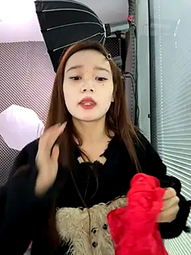 YY-27 online show from 10-23-25, 04:44