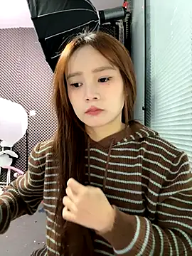 YY-27 online show from 10-31-25, 04:53