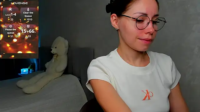 Snapshot of fun_nd_bun chatting on 07-14-26, 03:33 fun nd bun online show from 07-14-26, 03:33