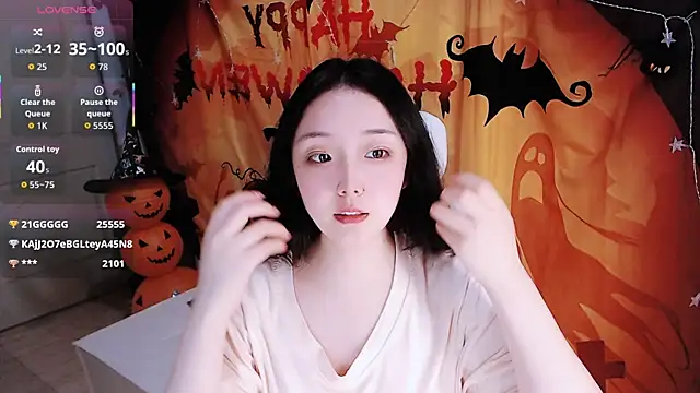 Niannian- online show from 10-31-25, 05:09