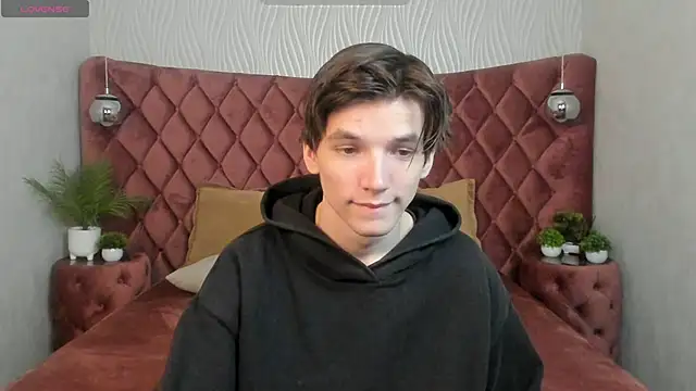 Snapshot of alfred_joness chatting on 10-17-25, 12:40 alfred joness online show from 10-17-25, 12:40
