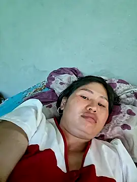 Snapshot of diamond-- chatting on 06-19-26, 03:45 diamond-- online show from 06-19-26, 03:45