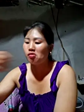 Snapshot of diamond-- chatting on 06-30-26, 12:49 diamond-- online show from 06-30-26, 12:49
