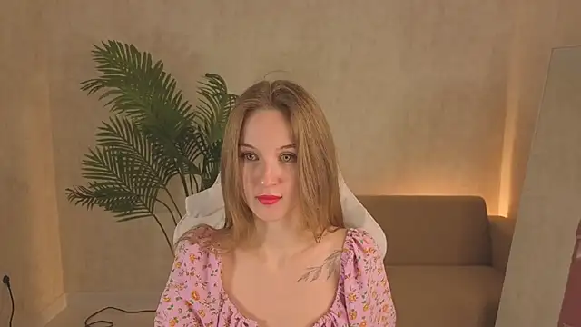 Snapshot of kianawhite chatting on 10-21-25, 03:39 kianawhite online show from 10-21-25, 03:39