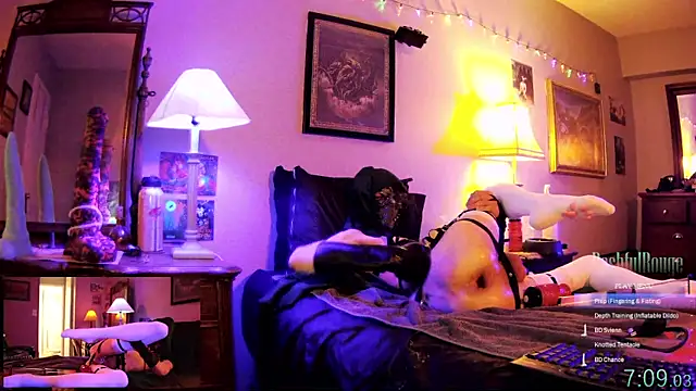 BashfulRouge online show from 11-15-25, 04:44