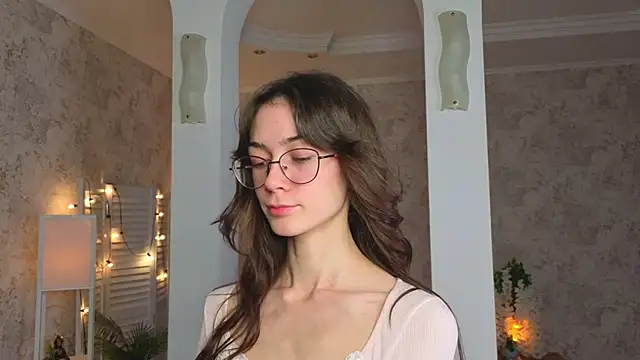 ReneeLippeatt online show from 10-03-25, 07:48