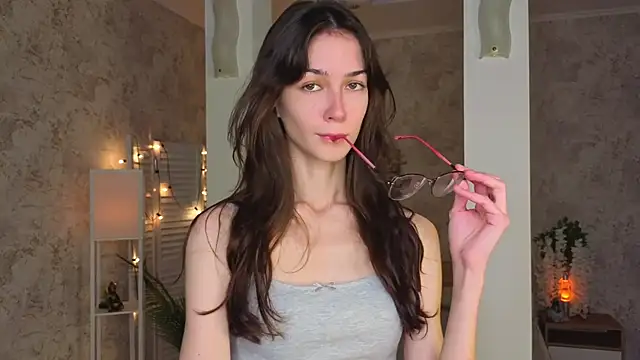 ReneeLippeatt online show from 10-02-25, 07:17