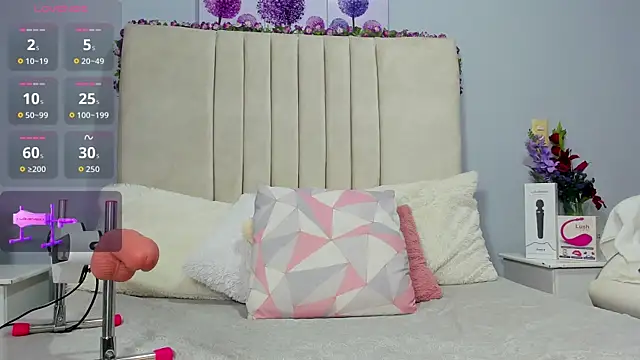 AmandaaWats online show from 11-17-25, 07:29