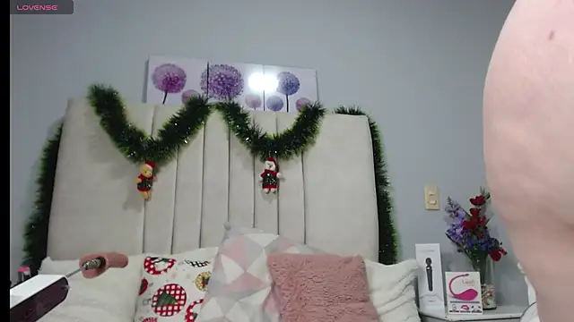 AmandaaWats online show from 12-20-25, 11:46