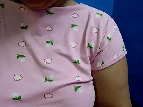 Snapshot of tamilqueenbaby chatting on 10-23-25, 02:05 tamilqueenbaby online show from 10-23-25, 02:05