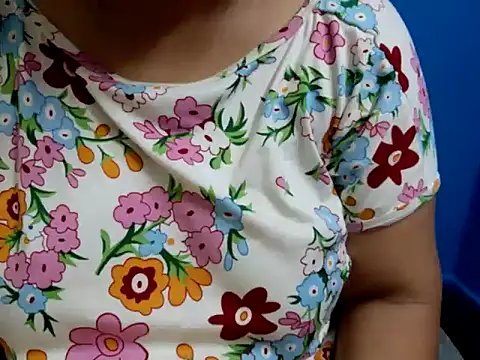 Snapshot of tamilqueenbaby chatting on 10-18-25, 11:18 tamilqueenbaby online show from 10-18-25, 11:18