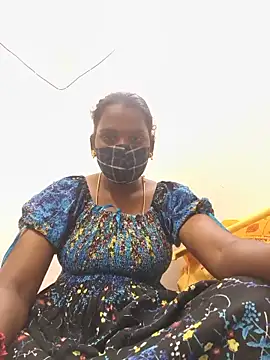 Snapshot of Tamil_Yalini12 chatting on 05-26-26, 03:21 Tamil Yalini12 online show from 05-26-26, 03:21