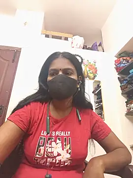 Snapshot of Tamil_Yalini12 chatting on 05-18-26, 12:44 Tamil Yalini12 online show from 05-18-26, 12:44