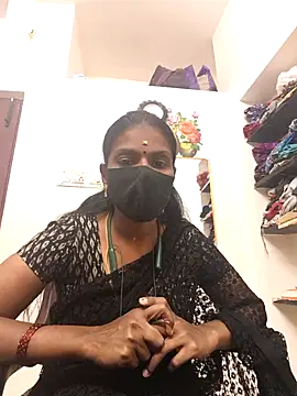 Snapshot of Tamil_Yalini12 chatting on 05-02-26, 03:50 Tamil Yalini12 online show from 05-02-26, 03:50