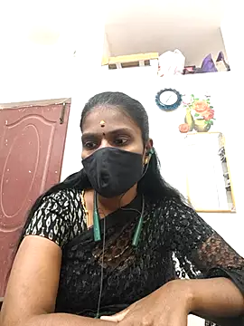 Snapshot of Tamil_Yalini12 chatting on 05-14-26, 01:41 Tamil Yalini12 online show from 05-14-26, 01:41