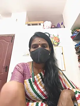 Snapshot of Tamil_Yalini12 chatting on 05-22-26, 05:00 Tamil Yalini12 online show from 05-22-26, 05:00