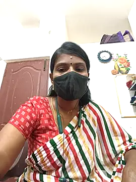 Snapshot of Tamil_Yalini12 chatting on 05-01-26, 02:55 Tamil Yalini12 online show from 05-01-26, 02:55