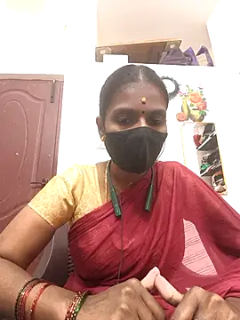 Snapshot of Tamil_Yalini12 chatting on 04-18-26, 05:21 Tamil Yalini12 online show from 04-18-26, 05:21