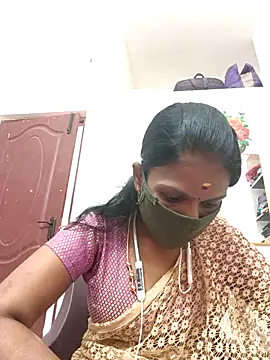 Snapshot of Tamil_Yalini12 chatting on 02-25-26, 07:08 Tamil Yalini12 online show from 02-25-26, 07:08