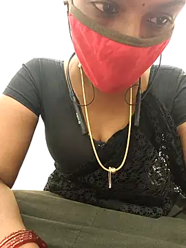 Snapshot of Tamil_Yalini12 chatting on 02-06-26, 06:48 Tamil Yalini12 online show from 02-06-26, 06:48