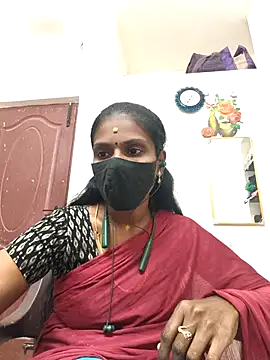 Snapshot of Tamil_Yalini12 chatting on 05-08-26, 01:37 Tamil Yalini12 online show from 05-08-26, 01:37