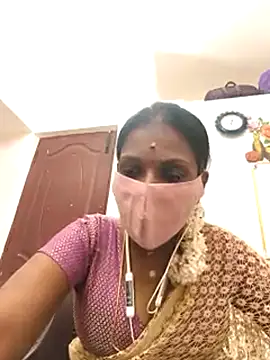 Snapshot of Tamil_Yalini12 chatting on 02-25-26, 07:14 Tamil Yalini12 online show from 02-25-26, 07:14